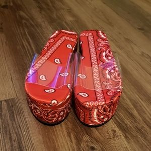 Red Bandana Wedge